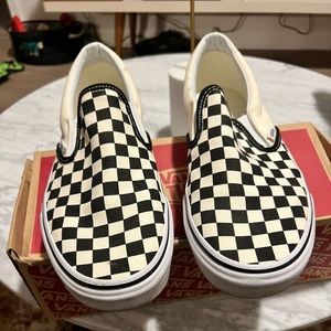 Men’s classic Vans slip ons